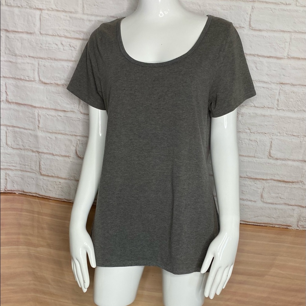 Lula Roe woman to size M